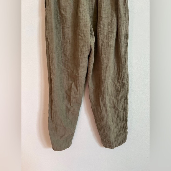 Pact Coastal Double Gauze Tapered Pull-On Pant in Khaki Green Medium - Picture 4 of 5
